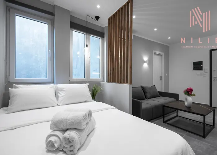 V1 Penthouse, Nilie Hospitality Mgmt * סלוניקי