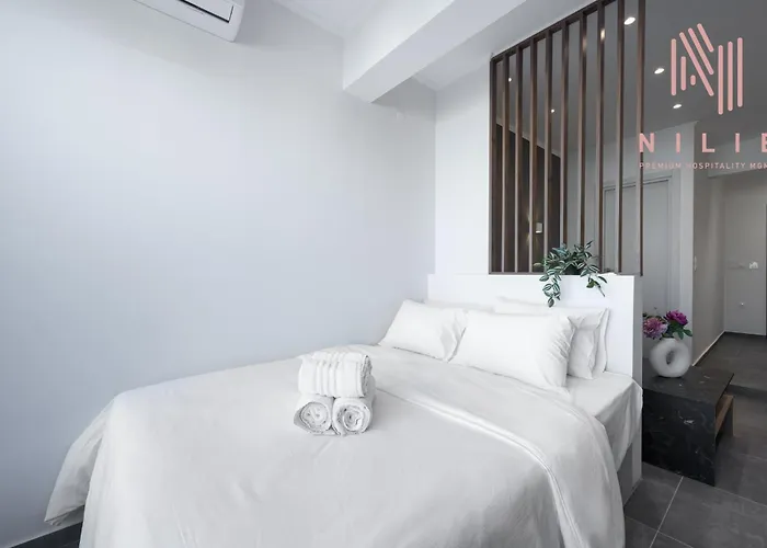 V1 Penthouse, Nilie Hospitality Mgmt * סלוניקי