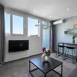 V1 Penthouse, Nilie Hospitality Mgmt アパート *