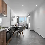 V1 Penthouse, Nilie Hospitality Mgmt アパート テッサロニキ