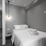 V1 Penthouse, Nilie Hospitality Mgmt アパート