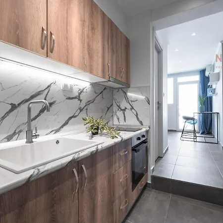 Apartment V1 Penthouse, Nilie Hospitality Mgmt