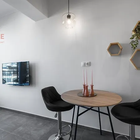 V1 Penthouse, Nilie Hospitality Mgmt